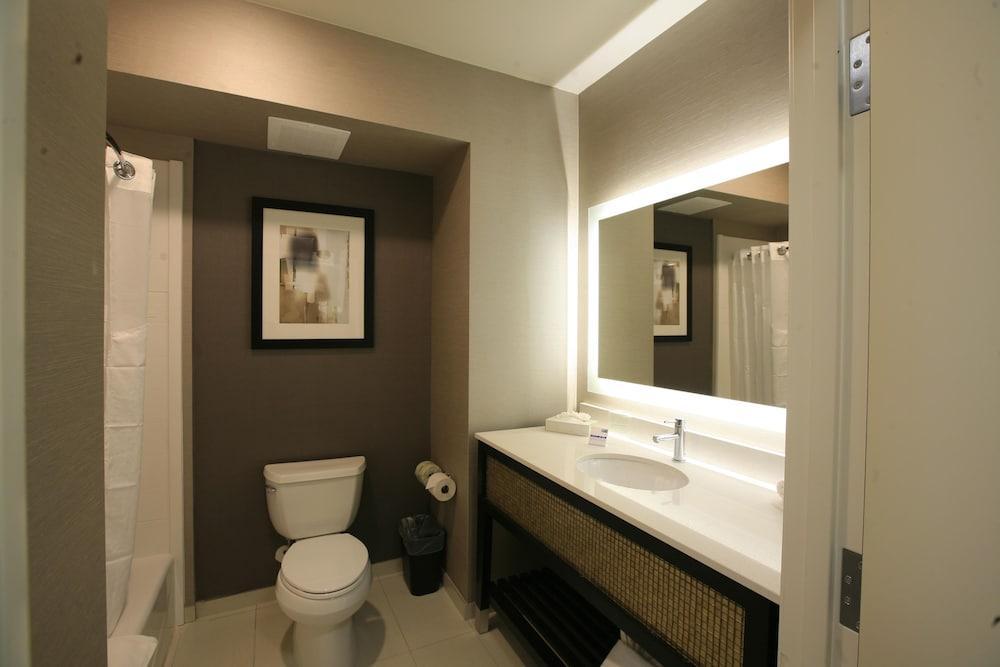 Express & Area By Ihg Hotel 3*