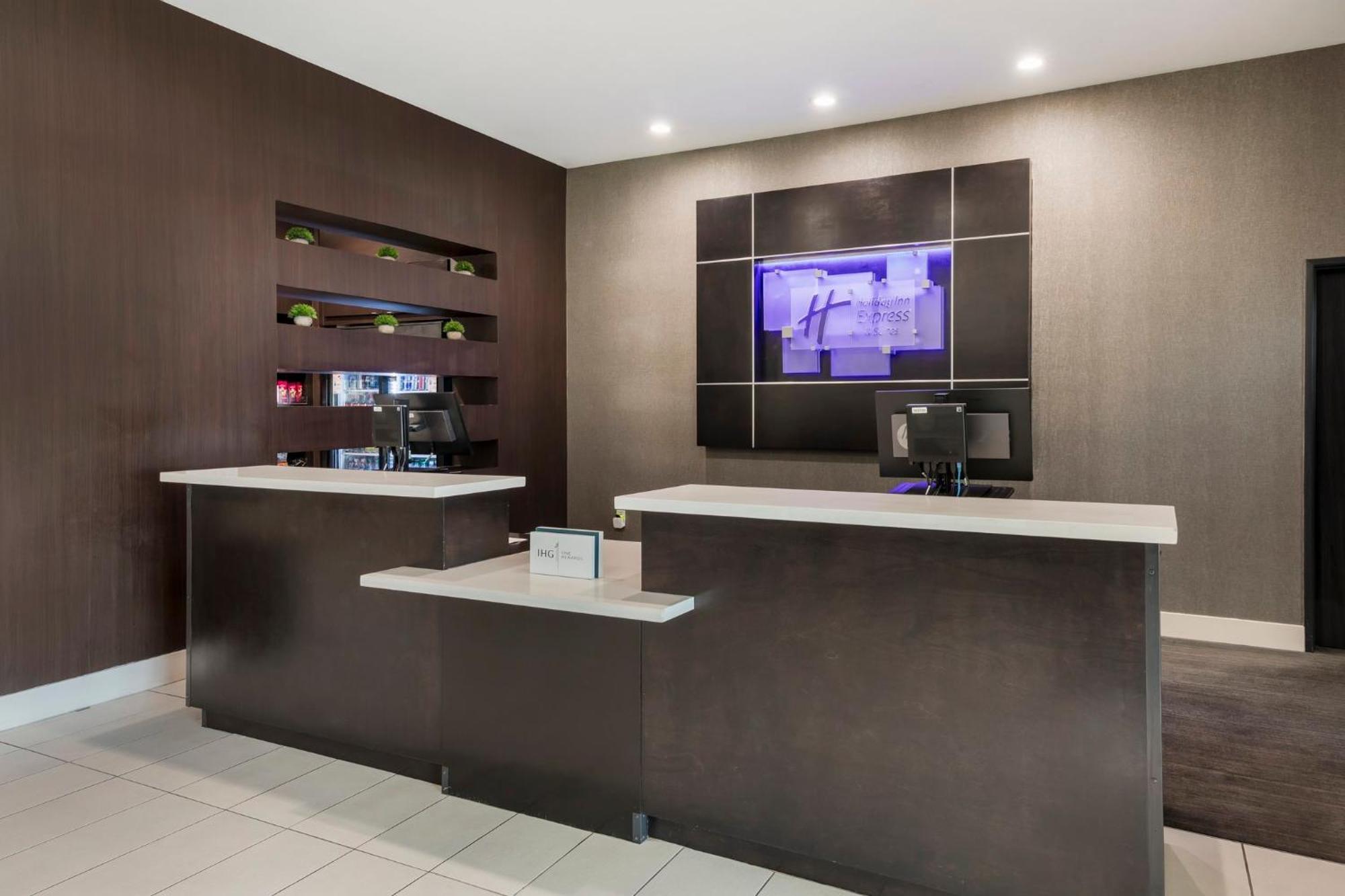 Express & Area By Ihg Hotel 3*