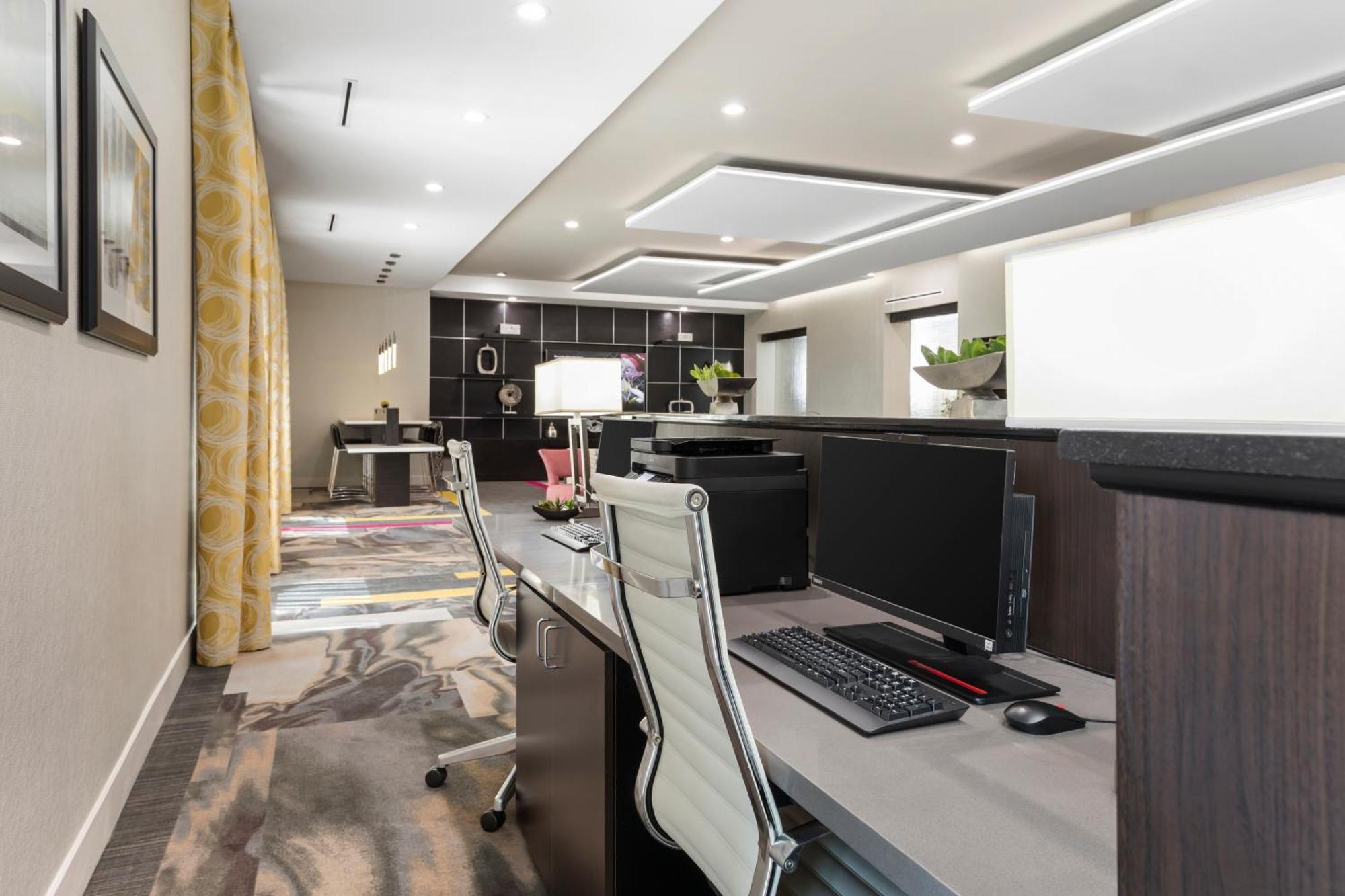Express & Area By Ihg Hotel