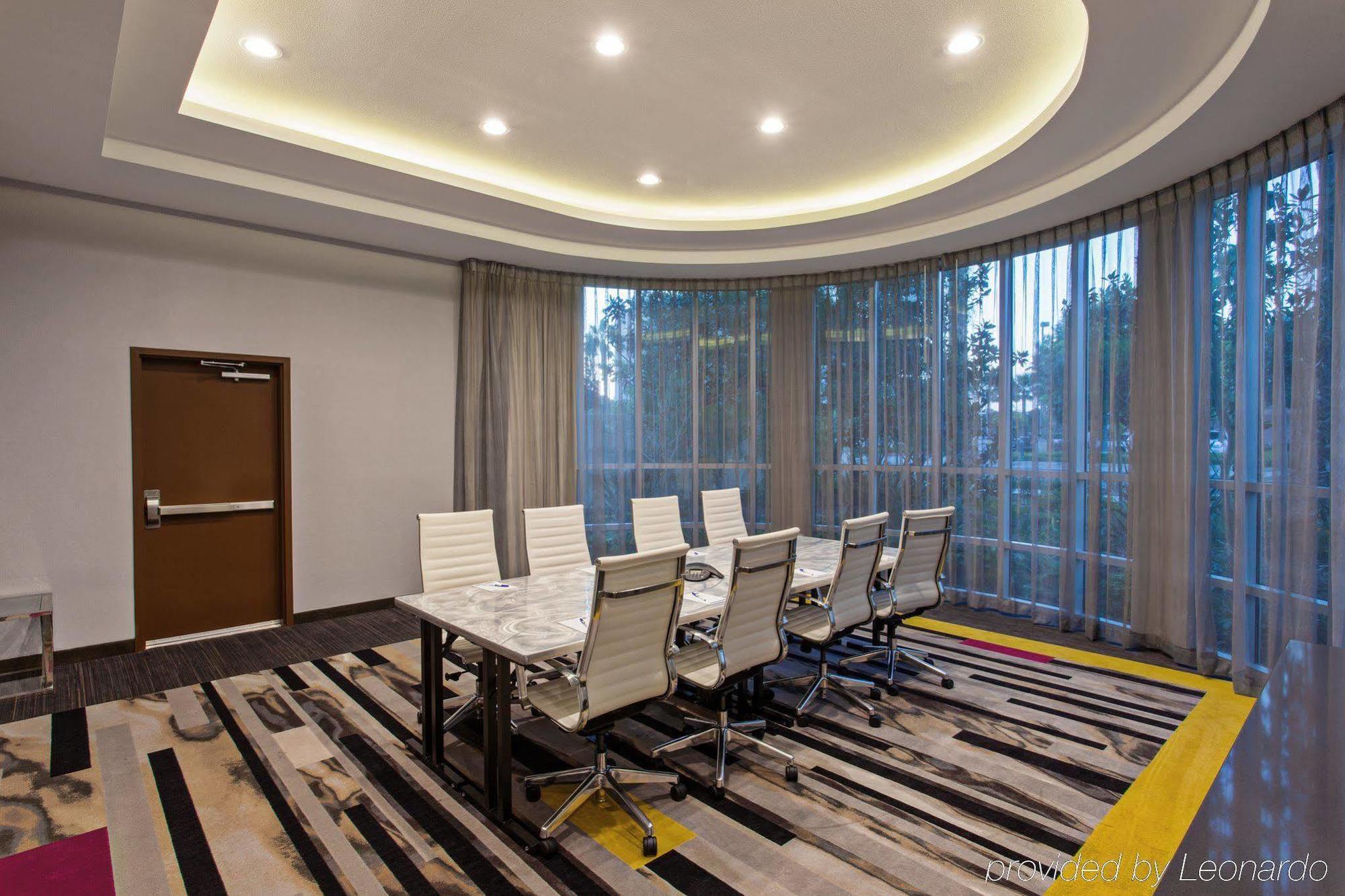 Hotel Express & Area By Ihg 3*
