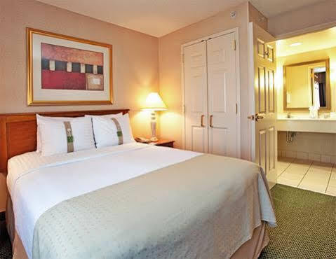 Express & Area By Ihg 3*